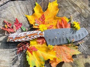 White Pinecone Damascus Santoku Knife