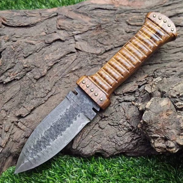 II-15 Damascus Hunting Knife with Rose Wood Handle