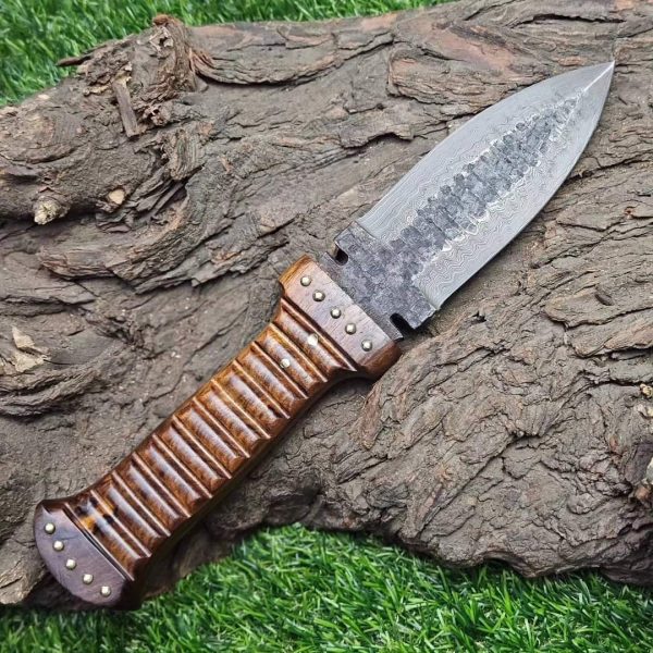 II-15 Damascus Hunting Knife with Rose Wood Handle